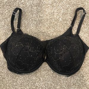 EUC- Gorgeous Victoria’s Secret Plunge Bra. 34D
